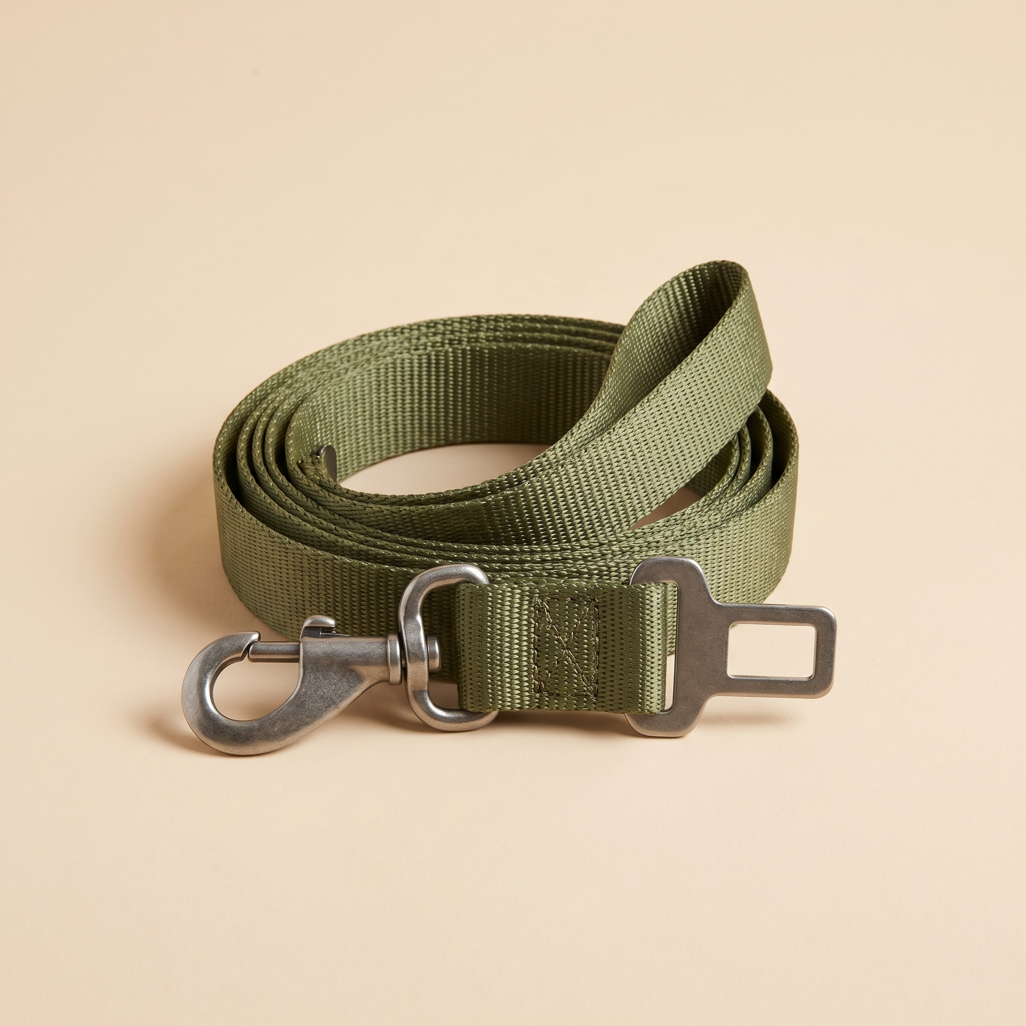 Doviera Hunde-Sicherheitsgurt in Oliv mit Karabiner